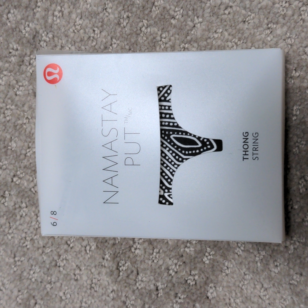 Lululemon Namastay Put Thong Medium